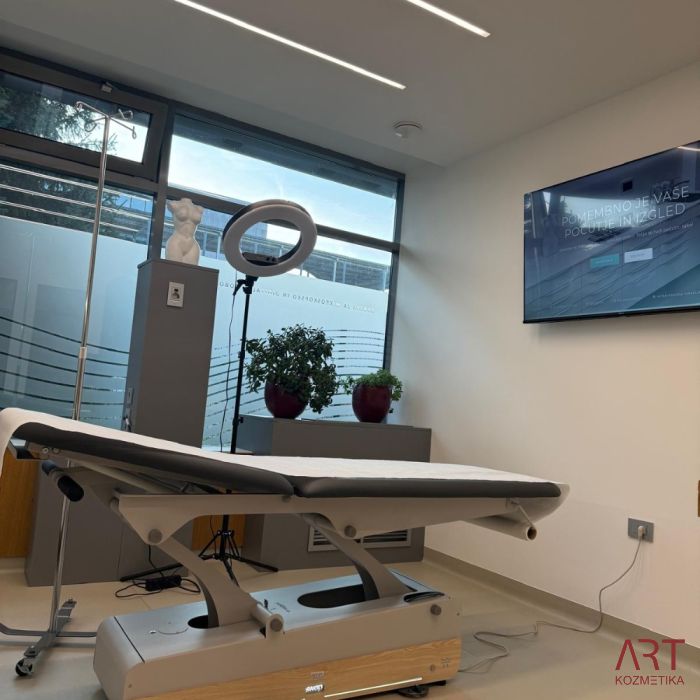 SPA miza Swop S3 starter